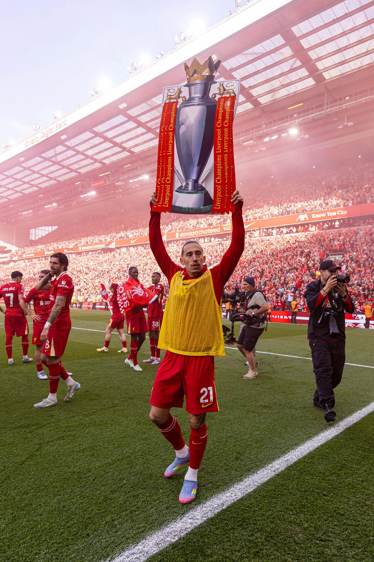 利物浦再度险胜,英超球队表现抢眼 利物浦再度险胜,英超球队表现抢眼