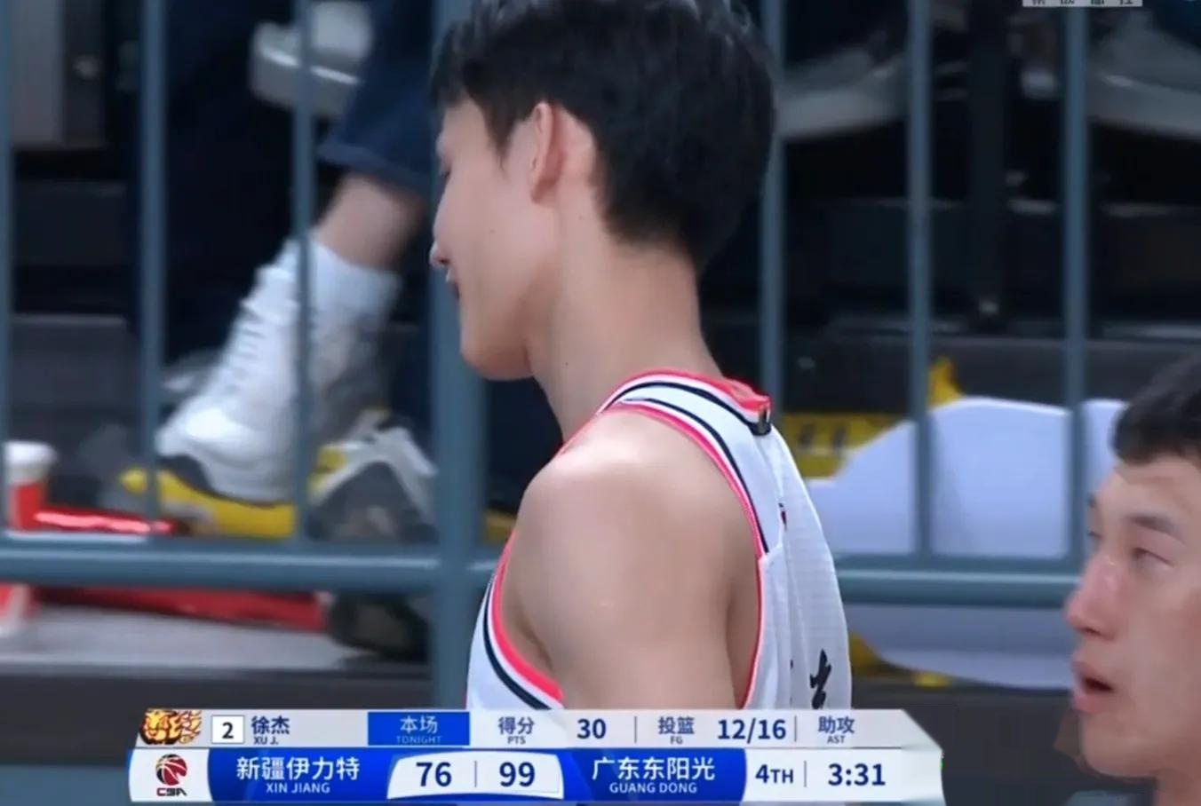 爱游戏app下载-比赛中，队伍实力击败对手获取胜利