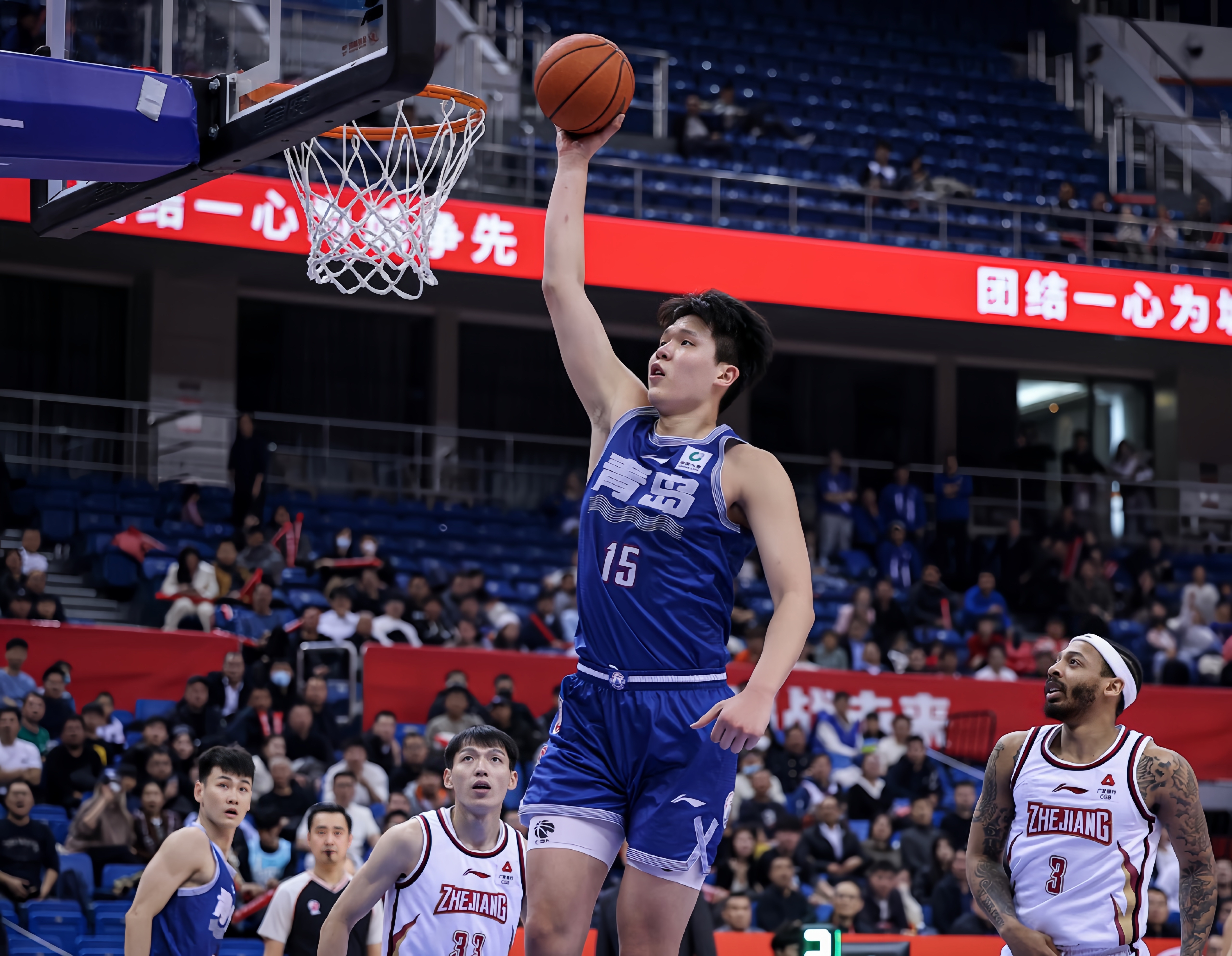 关于篮球战术大讨论：球队如何应对对手攻势的信息