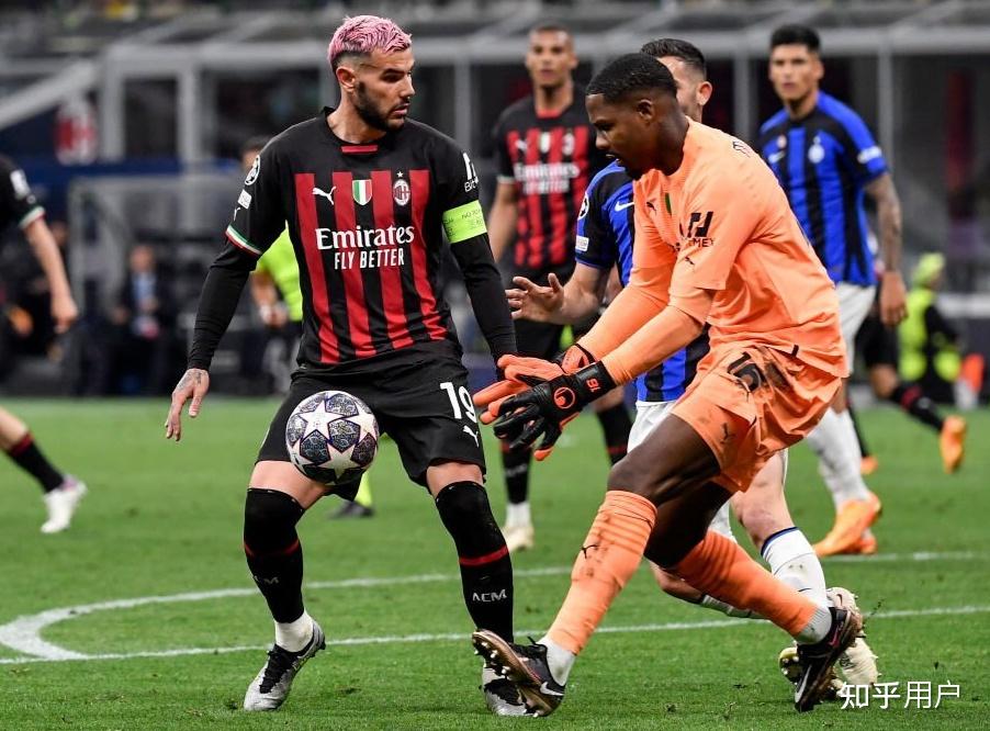 AC米兰球员重返训练场参加恢复训练