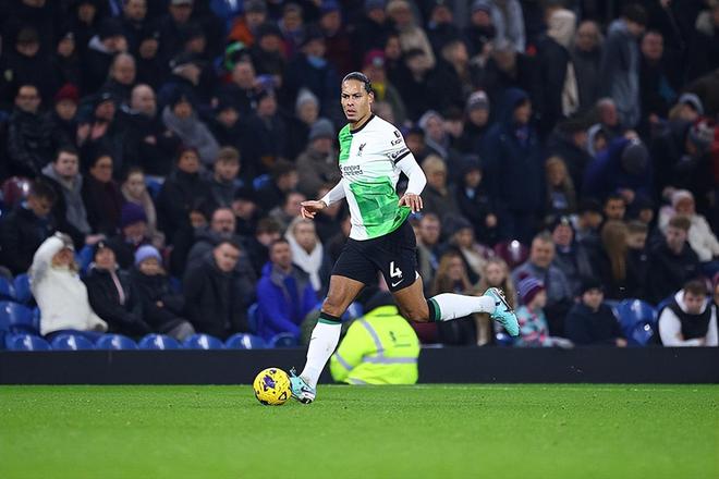 利物浦客场战胜伯恩利，继续领跑积分榜