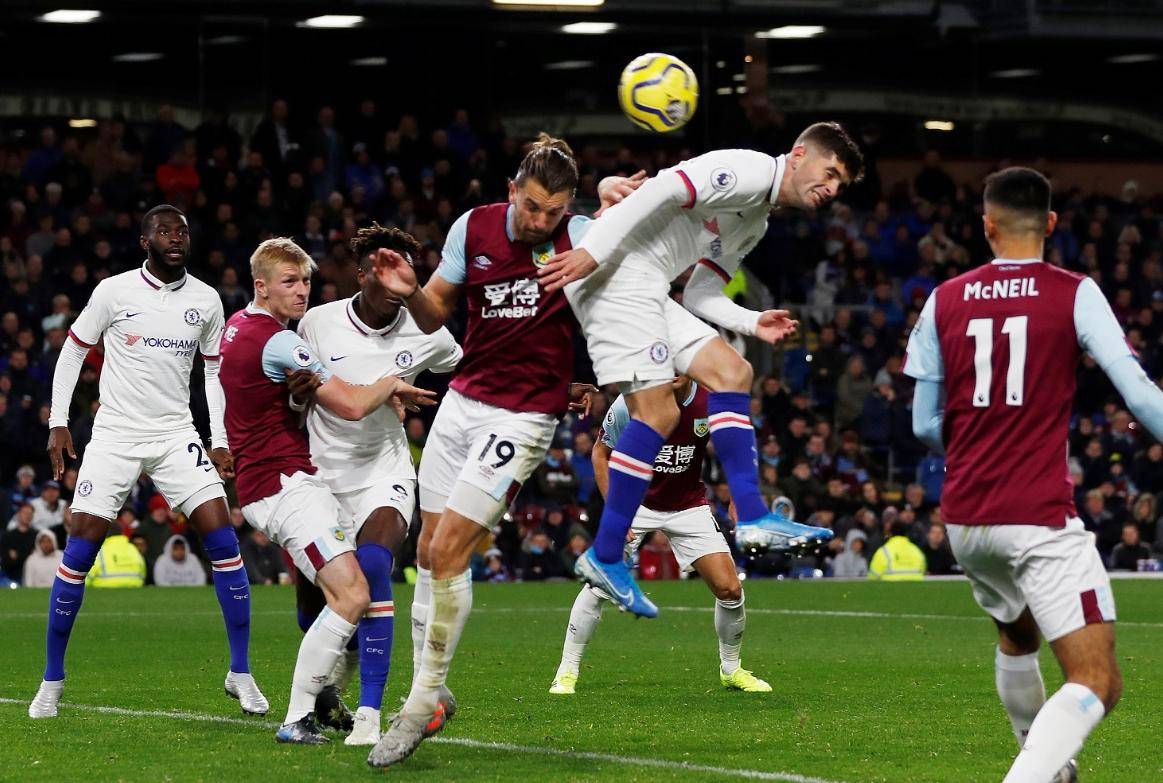 法国逆转芬兰，提前晋级欧洲杯正赛