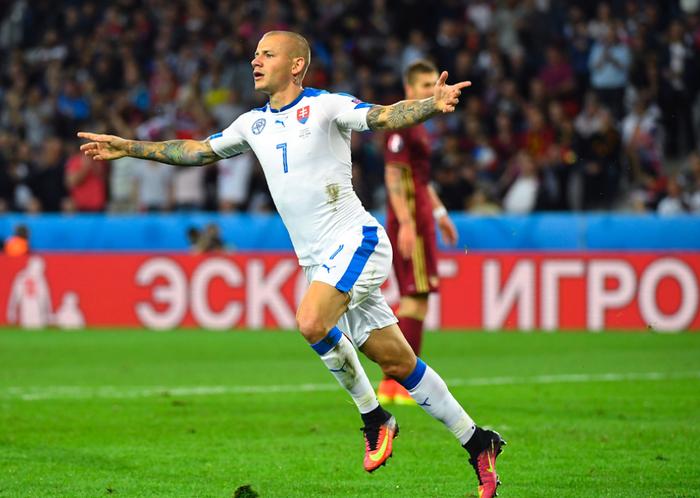 包含克罗地亚客场不敌塞浦路斯，形势危机重重的词条