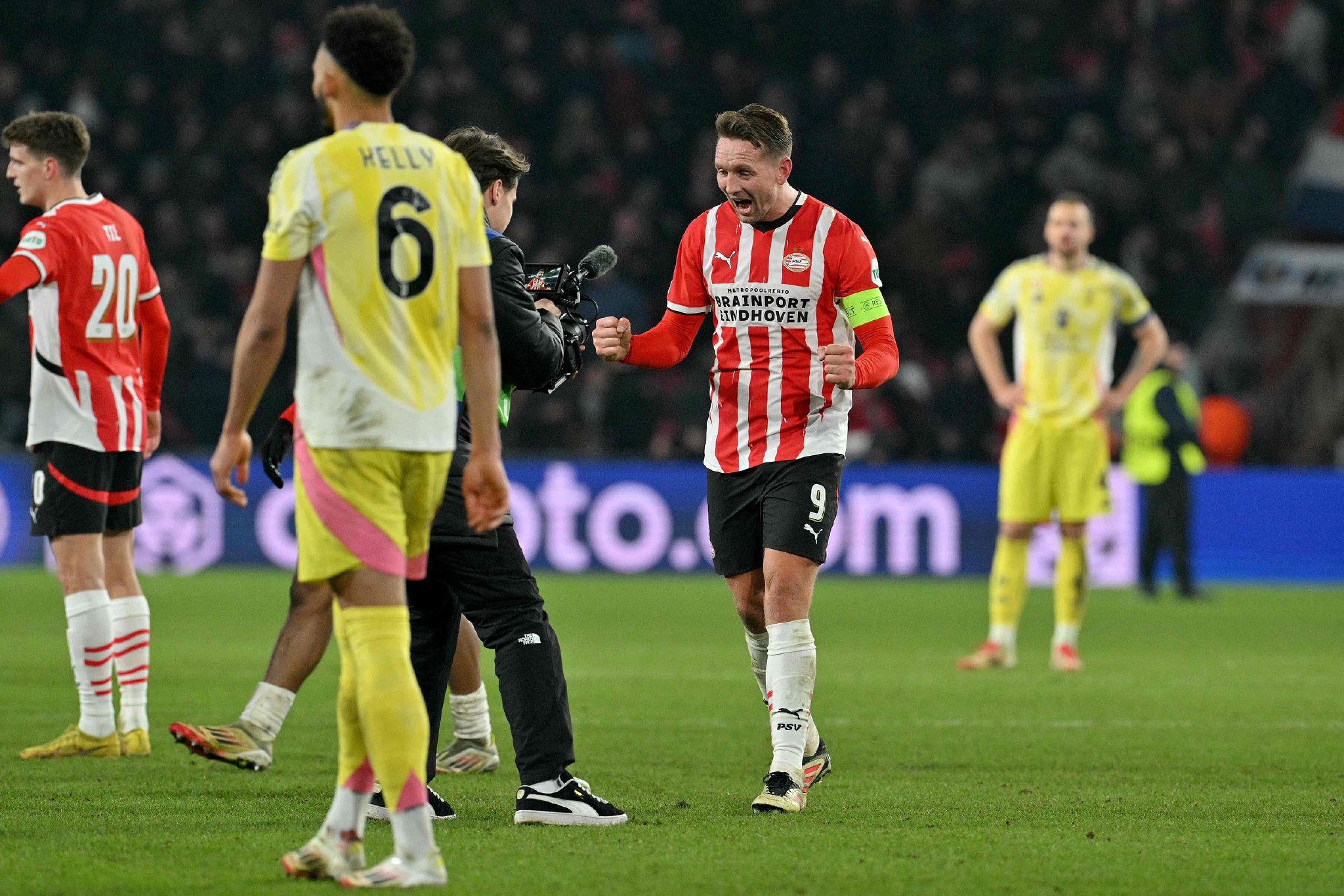 爱游戏娱乐-尤文图斯客胜，欧冠四强席位稳固