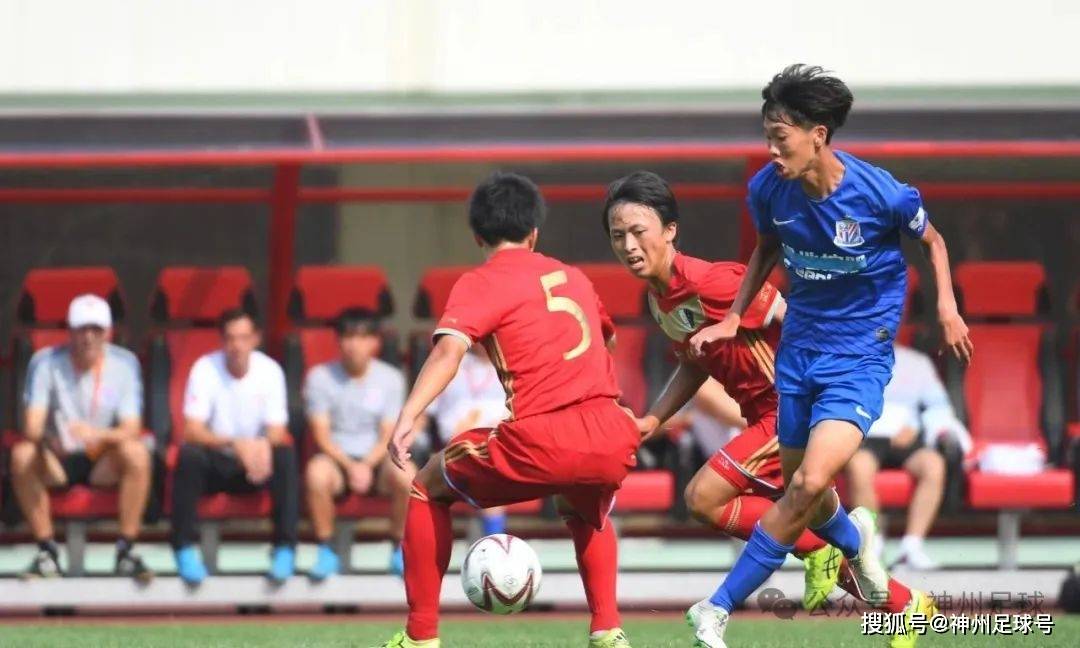 爱游戏官网-球队备战重要赛事，迎战对手挑战