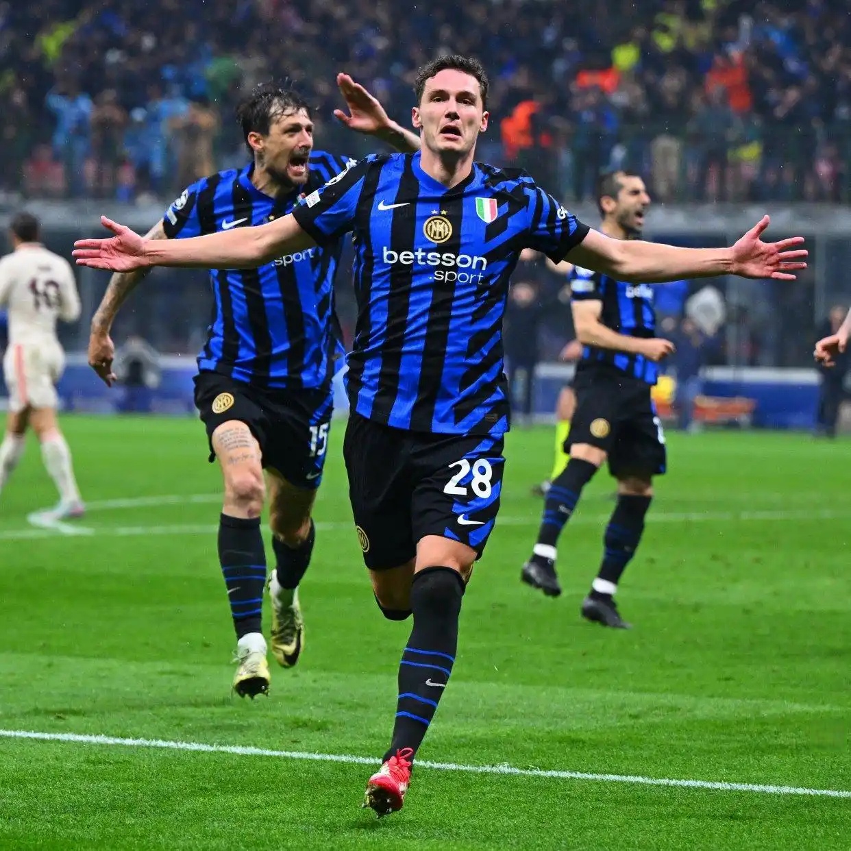 关于拜仁慕尼黑轻松出线，强势突围的信息